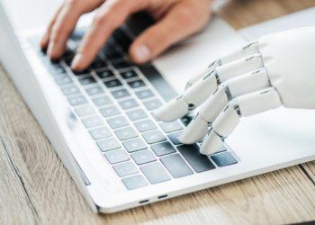 Proveržis lietuviškame internete: neuroninis balsas, kuris mažai skiriasi nuo žmogaus