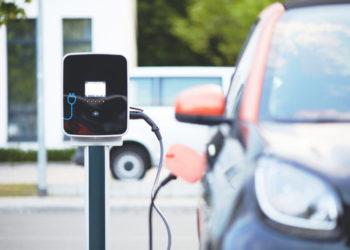 Už keičiamą seną automobilį į elektromobilį – iki 5 tūkst. eurų išmoka