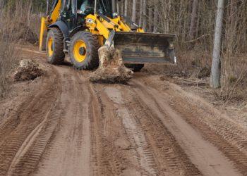 Stabdomi buldozeriai Pakarklės miške