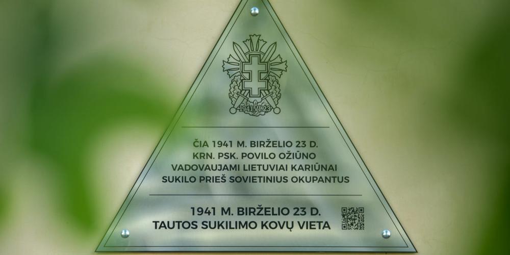 Birželio sukilimui atminti Karo akademijoje atidengta atminimo lenta