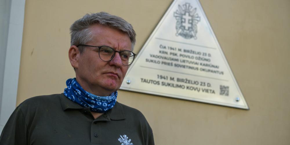 Birželio sukilimui atminti Karo akademijoje atidengta atminimo lenta