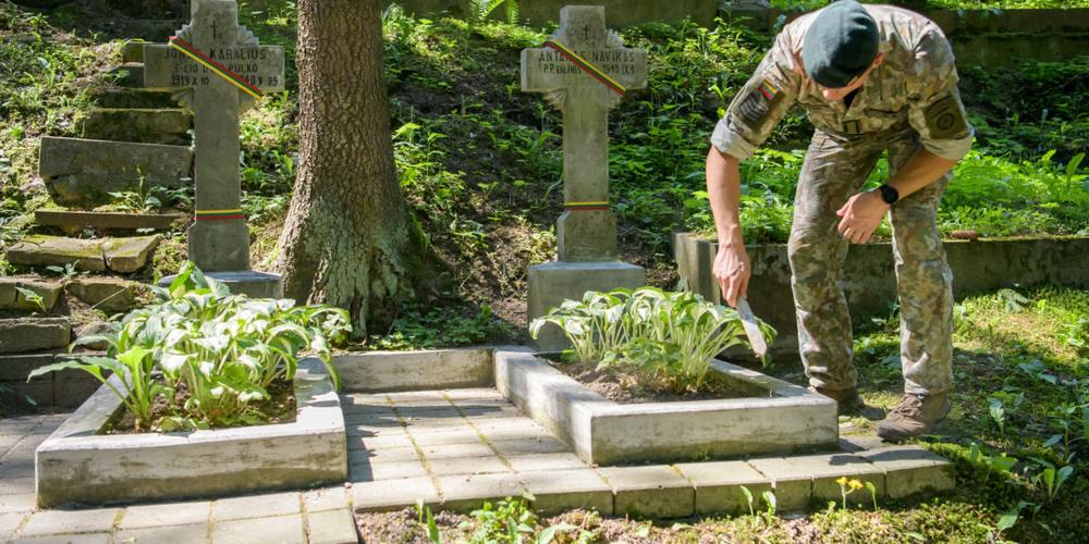 Birželio sukilimui atminti Karo akademijoje atidengta atminimo lenta