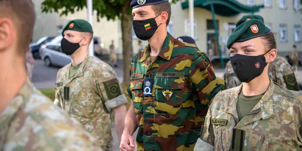 Birželio sukilimui atminti Karo akademijoje atidengta atminimo lenta