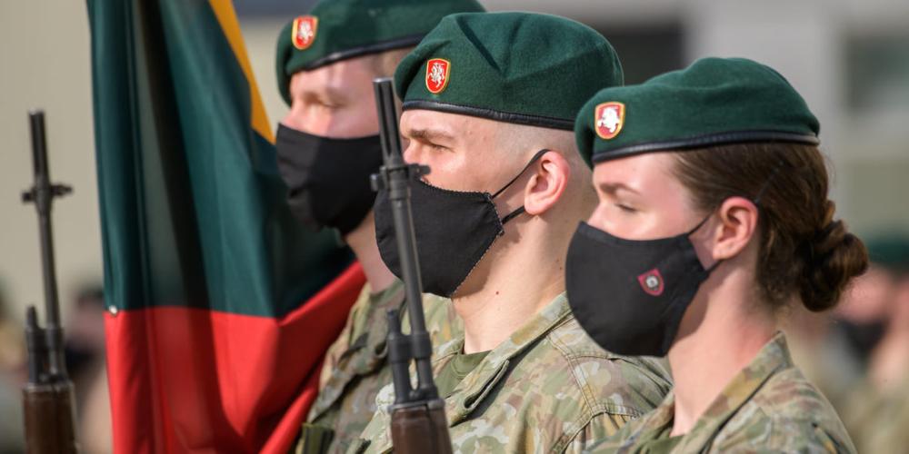 Birželio sukilimui atminti Karo akademijoje atidengta atminimo lenta