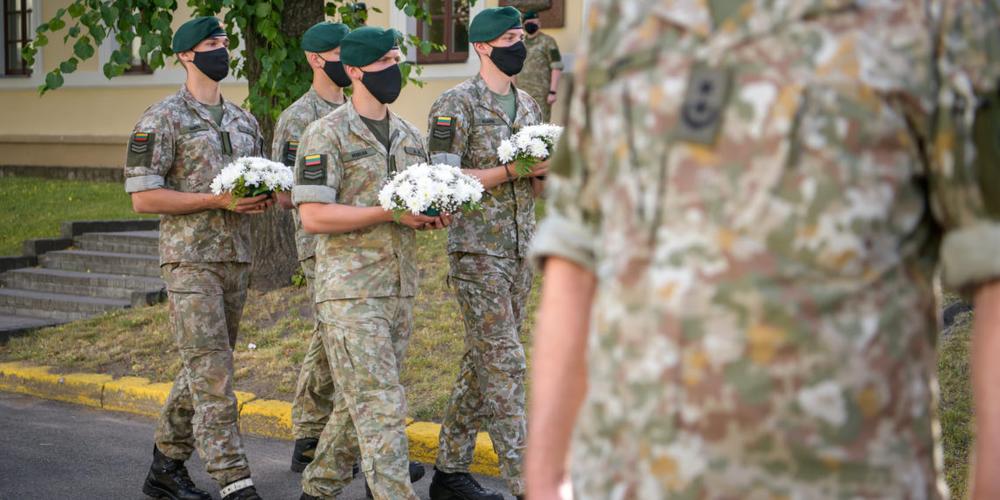 Birželio sukilimui atminti Karo akademijoje atidengta atminimo lenta