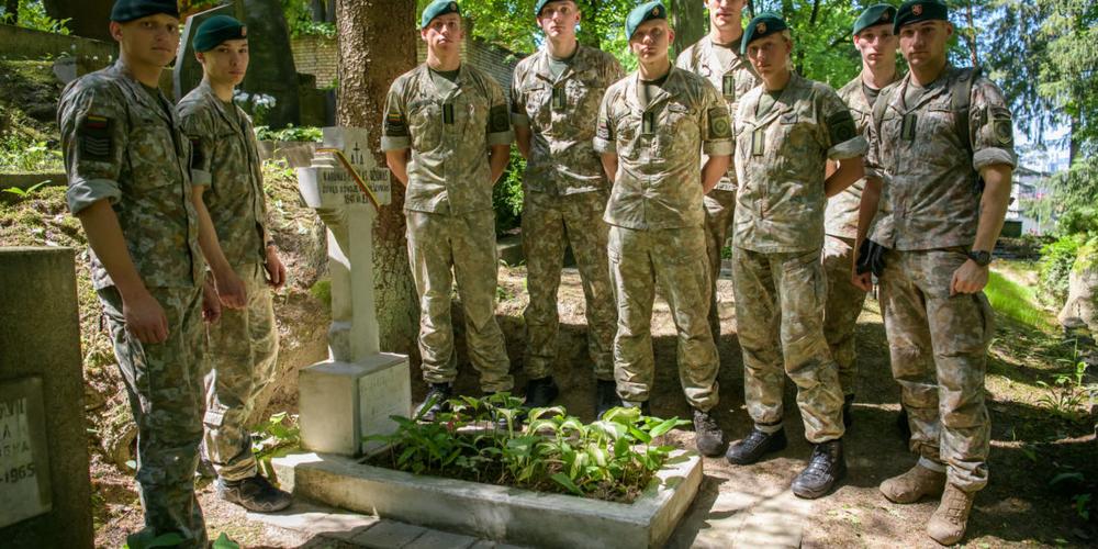 Birželio sukilimui atminti Karo akademijoje atidengta atminimo lenta