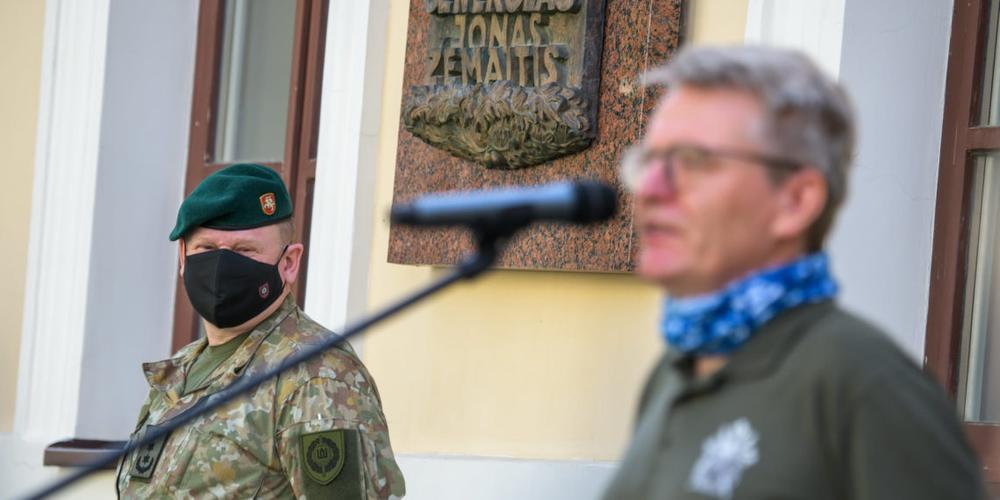 Birželio sukilimui atminti Karo akademijoje atidengta atminimo lenta