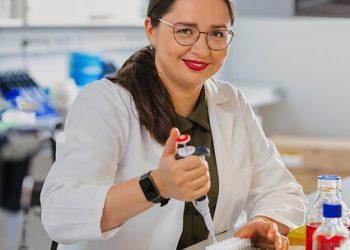 „LORÉAL Baltic“ apdovanojimas skirtas mokslininkei J. Smirnovienei