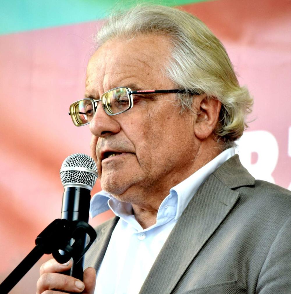 Prof. Vytautas Radžvilas kalba Birželio sukilimo atminimui skirtame mitinge | Alkas.lt, J. Česnavičiaus nuotr.