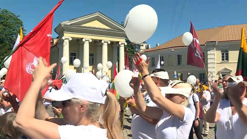 Šeimos gynėjai trečia dieną reikalauja, kad valdžia vykdytų jų reikalavimus (tiesiogiai)