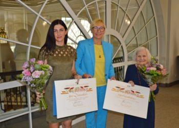 Vaikų literatūros apdovanojimas įteiktas rašytojai Ignei Zarambaitei ir dailininkei Zofijai Vainilaitienei