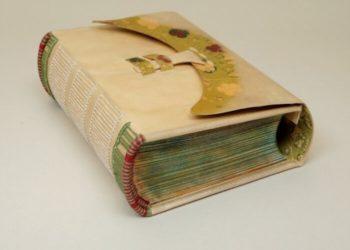 Paskaitos ir užsiėmimai jaunimui ir šeimoms su vaikais apie knygrišystės amatą ir jo istoriją