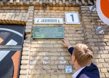 Lentelės prie gatvių pavadinimų pasakos istorijas