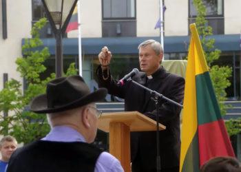 Dieveniškių bendruomenės mitingas prieš  valstybinės sienos pažeidėjų apgyvendinimą Tiesiogiai