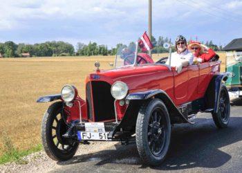 Biržuose rengiama didžiausia istorinių automobilių paroda
