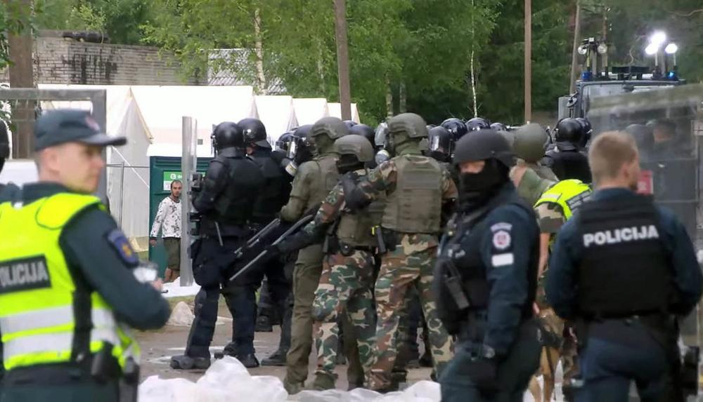 Sienos pažeidėjų maištas Rūdininkuose | Alkas.lty nuotr.