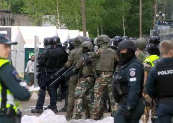 Sienos pažeidėjų maištas Rūdininkuose | Alkas.lty nuotr.