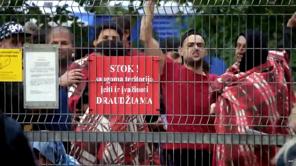 Rūdninkų poligone įkurdinti valstybės sienos pažeidėjai ėmė maištauti Papildyta