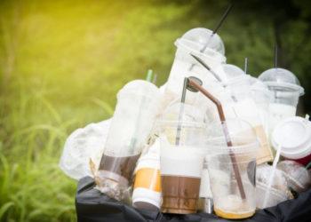 Lietuvoje gerokai sumažės vienkartinių plastikinių gaminių