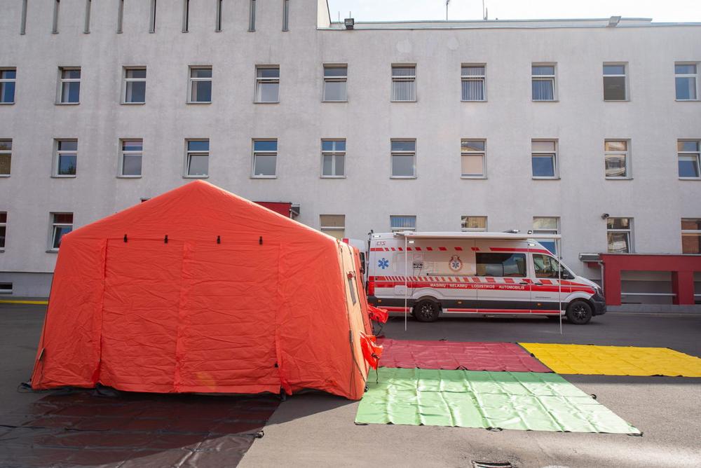 Pristatytas pirmasis šalyje masinių nelaimių logistikos automobilis