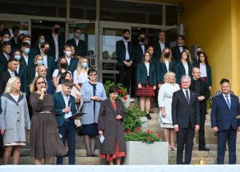 Šalies pirmoji pora lankėsi mokyklose