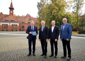 Klaipėdos uosto direkcija tapo KU Ateities paramos fondo globėja