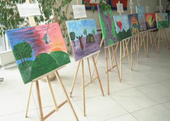 Izoliatoriuje bausmę atliekančių nepilnamečių netradicinė tapybos paroda