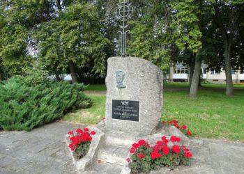 Juozo Krikštaponio paminklinis akmuo Ukmergėje | Wikipedia.org nuotr.