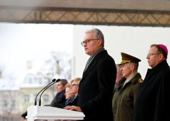 Prezidentas: kariuomenė auga kartu su valstybe