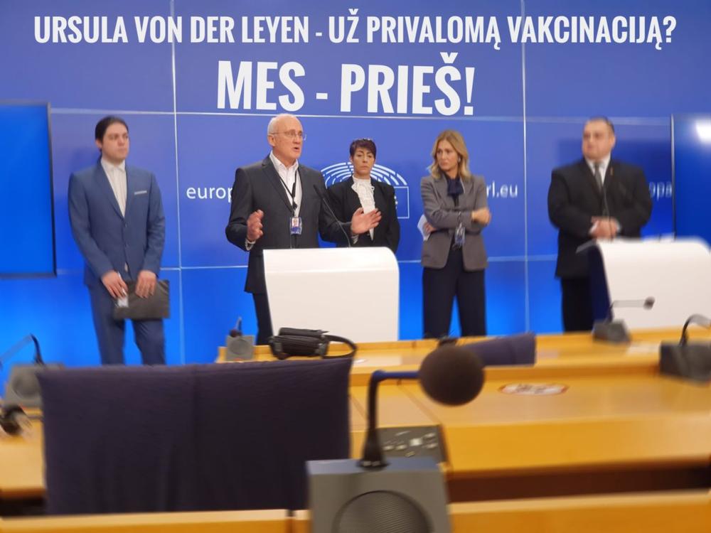 S. Jakeliūnas. Mes prieš siūlymus įvesti privalomą COVID-19 skiepijimą!