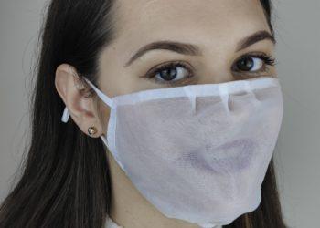 KTU studentų sėkmė JAV Silicio slėnio varžytuvėse – sukurta permatoma apsauginė veido kaukė