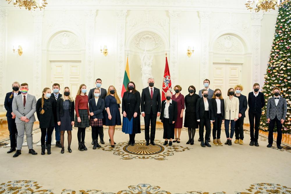 Apdovanoti Konstitucijos egzamino nugalėtojai