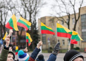 Sausio 13-oji Tauragėje: žmonių vienybė ir į 24 metrų aukštį pakelta istorinė Lietuvos vėliava