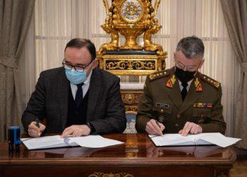 Pasirašyta Lietuvos nacionalinio dailės muziejaus ir Lietuvos kariuomenės bendradarbiavimo sutartis