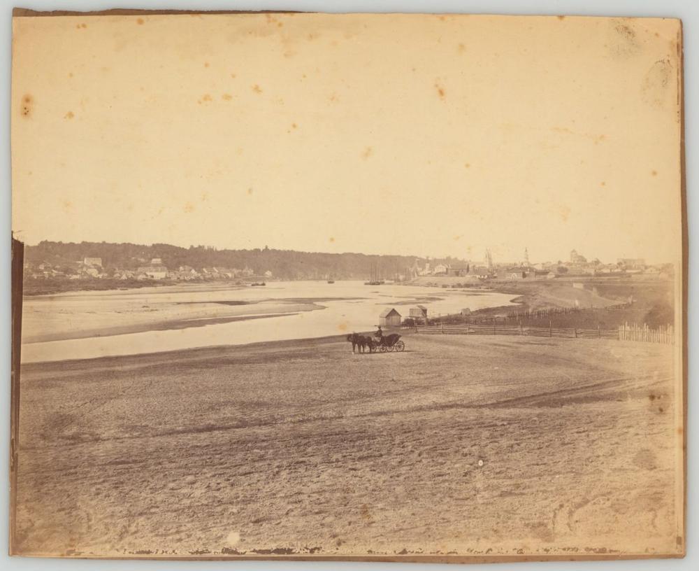 Į Lietuvą sugrąžintas vertingas nuotraukų rinkinys