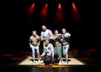 Keistuolių teatro spektaklis „TAIPNE“ – pasakojimas apie šeimą