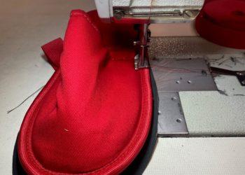 Kas bendro tarp vyriškų šlepečių, lėktuvo kėdžių ir „Volkswagen“ salono?