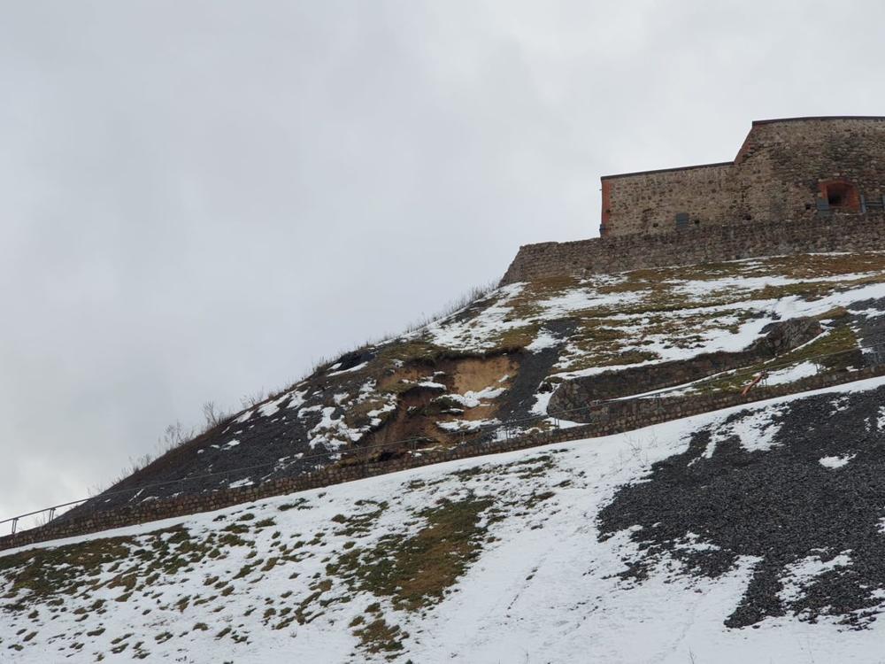 R. Šarknickas. Bandymas pudra pridengti Gedimino kalno griūtį