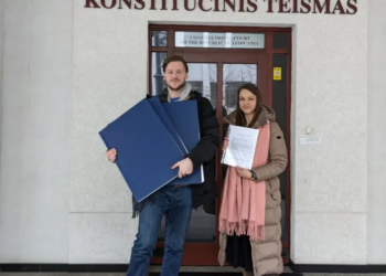Studentai Konstituciniam Teismui: nutraukti galimybių paso bylą neteisinga, nes nuo jo nukentėjo daug žmonių