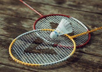 Sporto universitetas ruoš badmintono specialistus