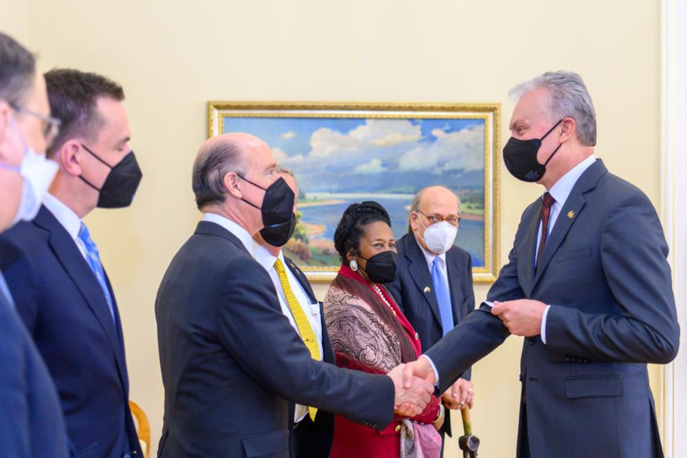 Prezidentas susitiko su JAV kongreso delegacija