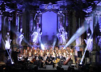 Į sceną sugrįžta ansamblis kartu su legendiniais bardais: žmonės išsiilgę šviesių jausmų