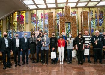 Šachmatų turnyre „Seimo taurė – 2022“ apdovanoti geriausieji