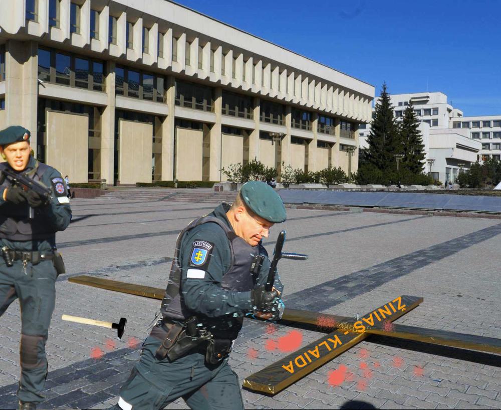 Žiniasklaidos etikos policininkas | Alkas.lt koliažas