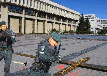 Žiniasklaidos etikos policininkas | Alkas.lt koliažas