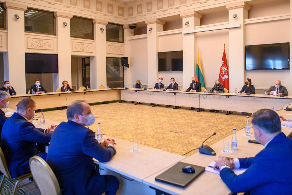 Prezidentas: turime užtikrinti Lietuvai ir jos žmonėms palankiausių sprendimų priėmimą