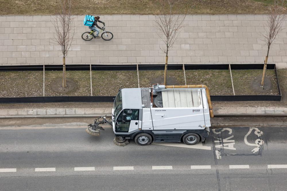 Į Vilniaus gatves išrieda elektrinės vakuuminės mašinos