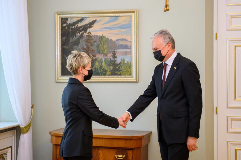 Prezidentas ragina atidžiau tirti korupcinius ir kibernetinius nusikaltimus