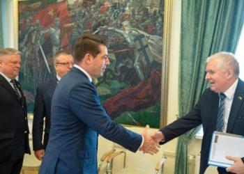 Lietuva sieks, kad NATO priešakinių pajėgų batalionai taptų brigadomis