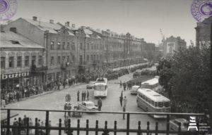 Eitynės Kauno Laisvės alėja. 1972 m. gegužės 18 d. Lietuvos ypatingojo archyvo nuotr.